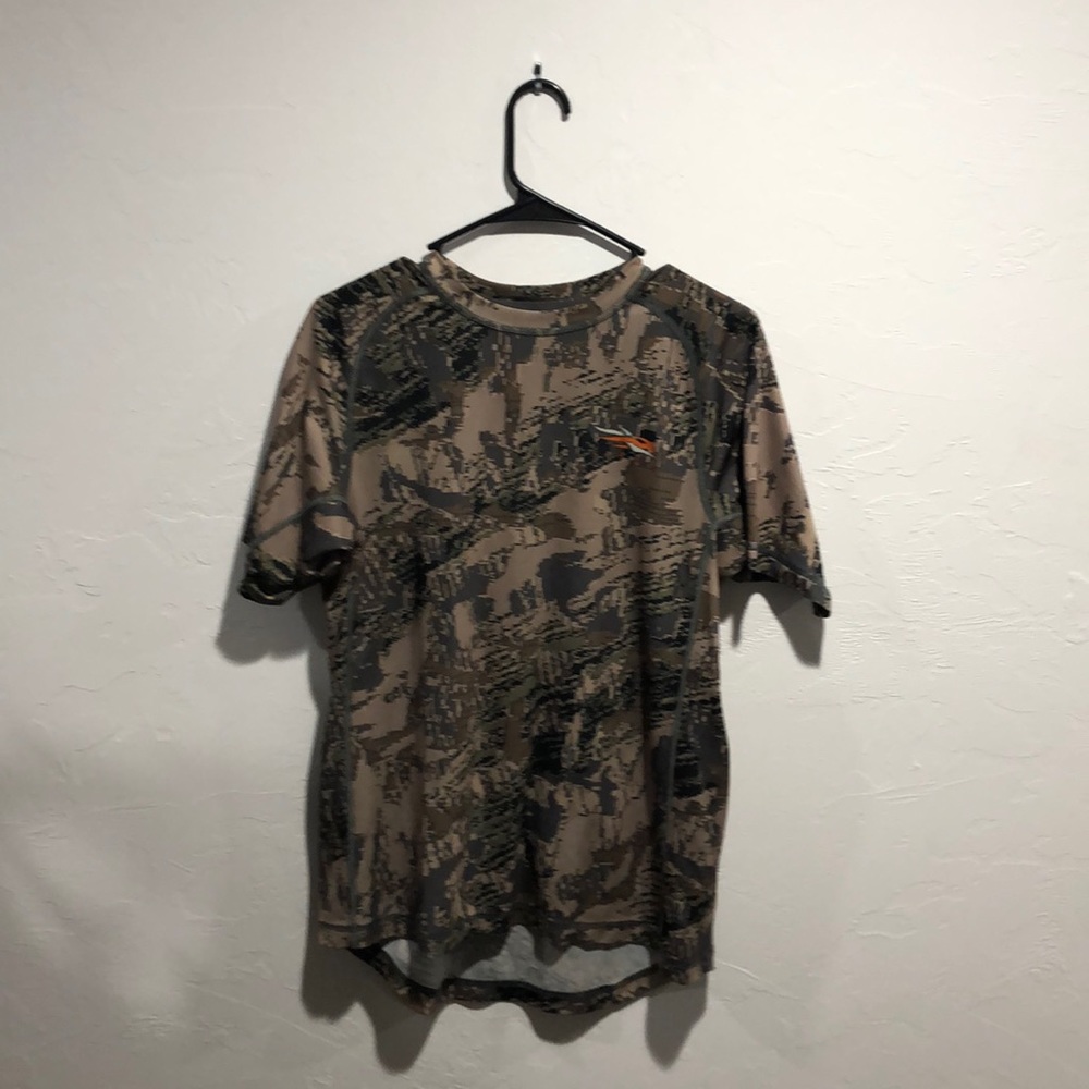 Men’s large Sitka camo shirt